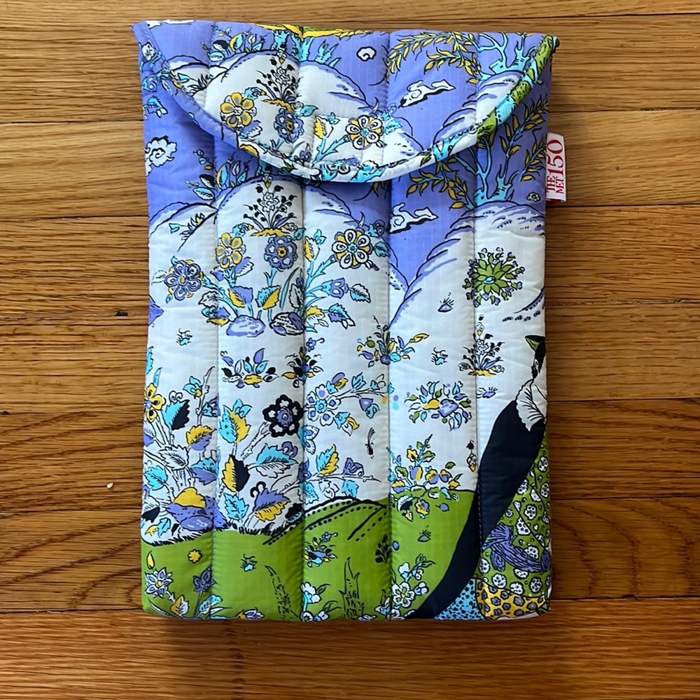 BAGGU and The Met 13 inch Laptop Sleeve